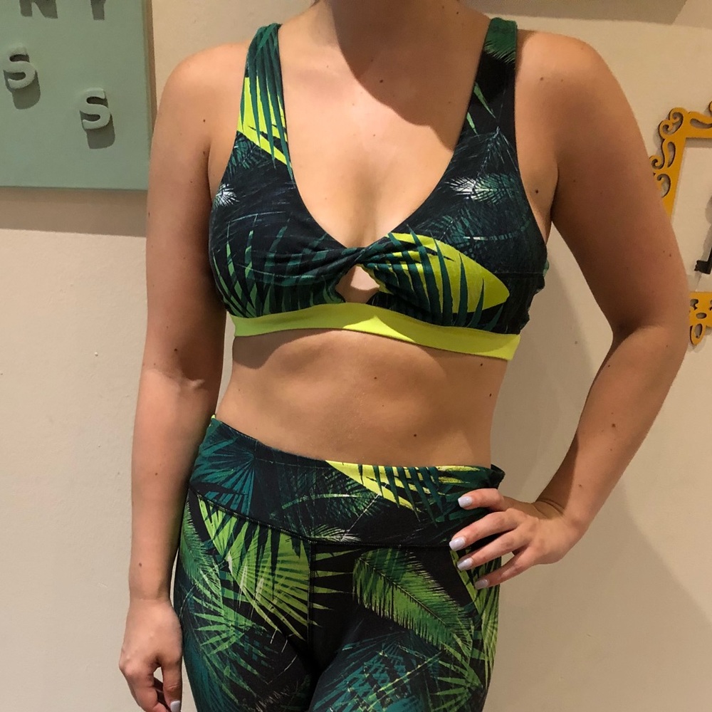 Jungle print 🐒 sports bra and legging set